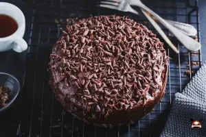 Bolo de chocolate com brigadeiro: Receita deliciosa e prática