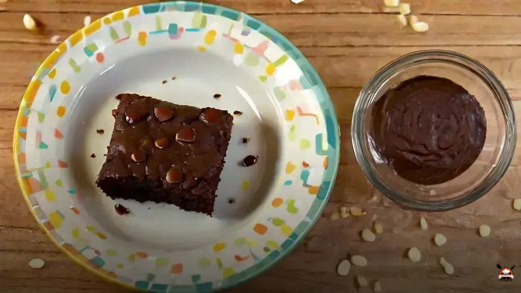 Brownie fit de micro-ondas: pronto em 1 minuto, sem ovo/banana