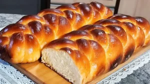 Receita de rosca caseira que derrete na boca em minutos