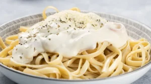 receita de macarrão molho branco que vai transformar seu jantar