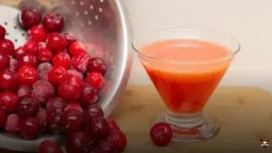 Suco de acerola: refrescante e cheio de sabor brasileiro!