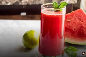 Suco de melancia refrescante para alegrar seu verão
