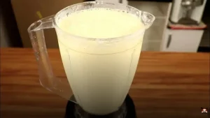 Vitamina de abacaxi com leite: frescor e sabor irresistível