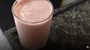 Vitamina de goiabada com leite: um sabor brasileiro incrível!