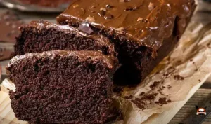 Bolo de chocolate esmalte: a sobremesa que derrete corações