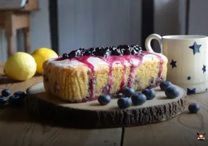 Bolo de mirtilo com limão: a combinação perfeita de sabores