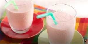 Vitamina de iogurte natural: refresque seu dia com sabor!